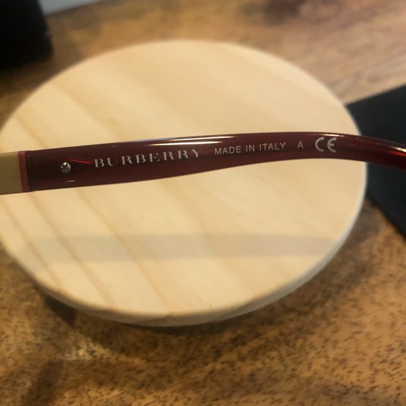Authentic Burberry Sunglasses - Picture 4 of 7
